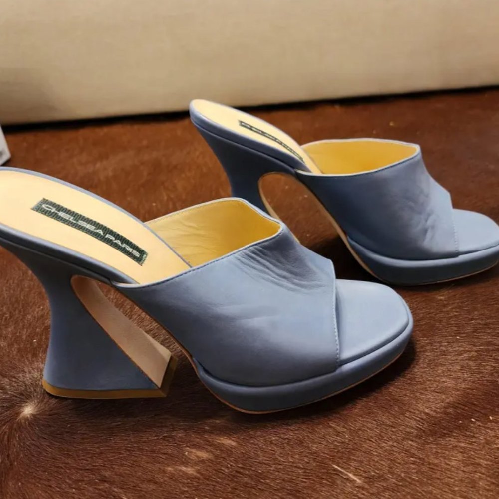 Chelsea Paris Blaze sandals Sz 40
